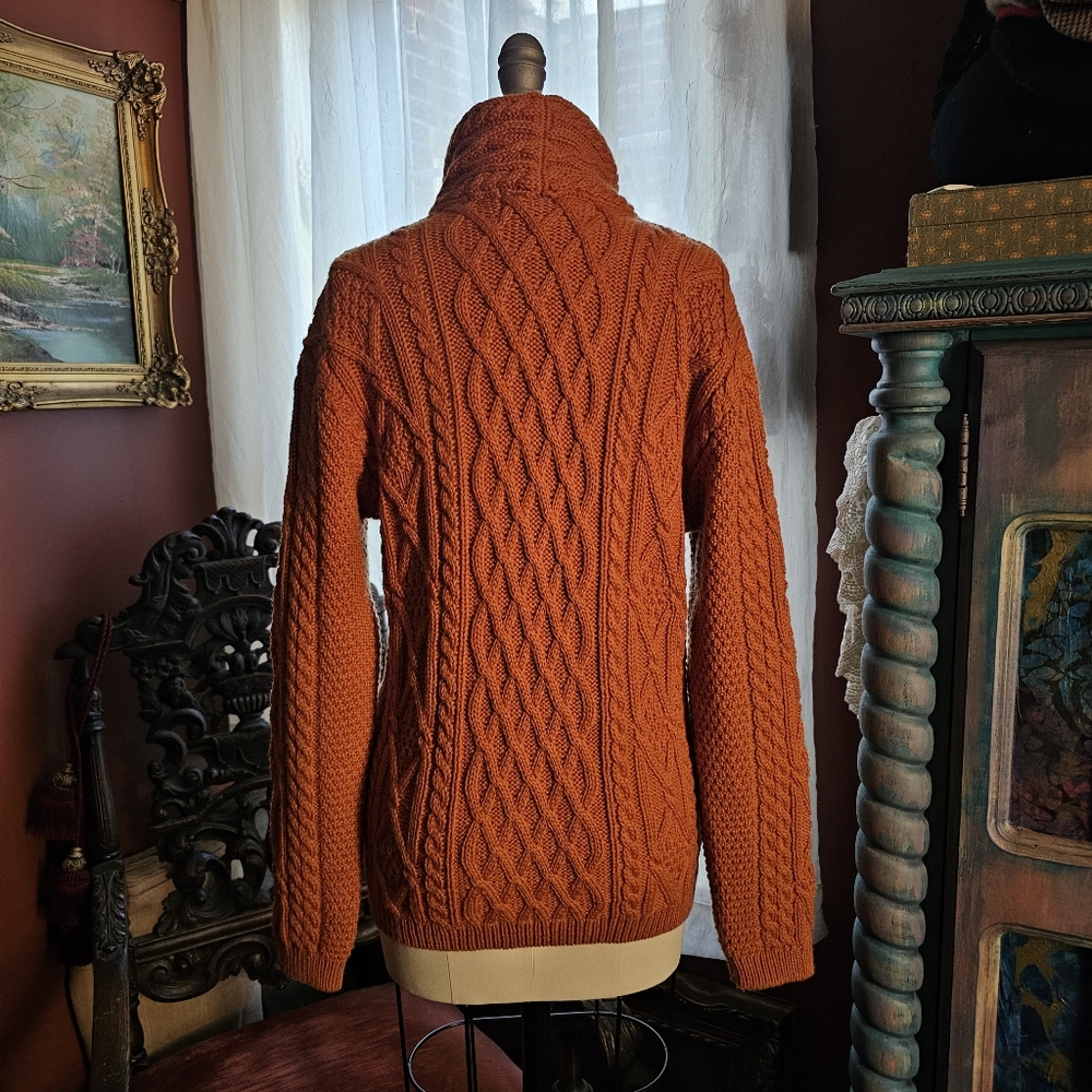 Irish Merino Wool Sweater with Claddagh charms - Picture 4 of 12